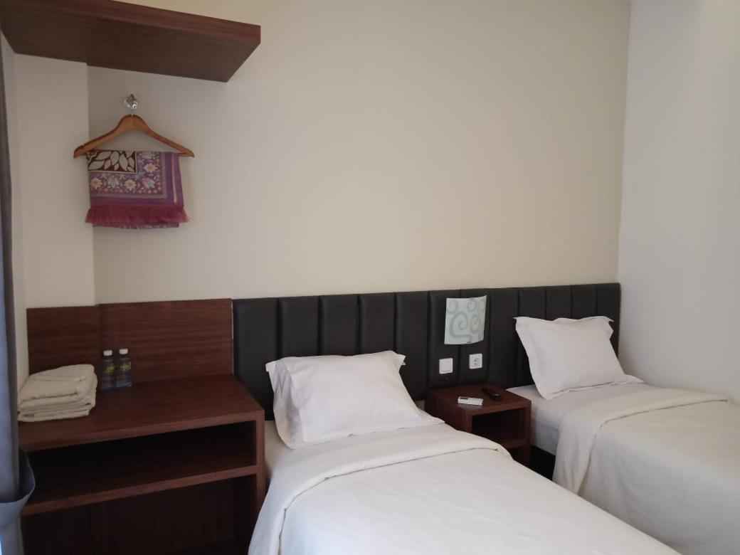 Alzara Hotel Syariah Wonosari Exterior foto